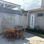 Au Pied Des Alberes Apartman *